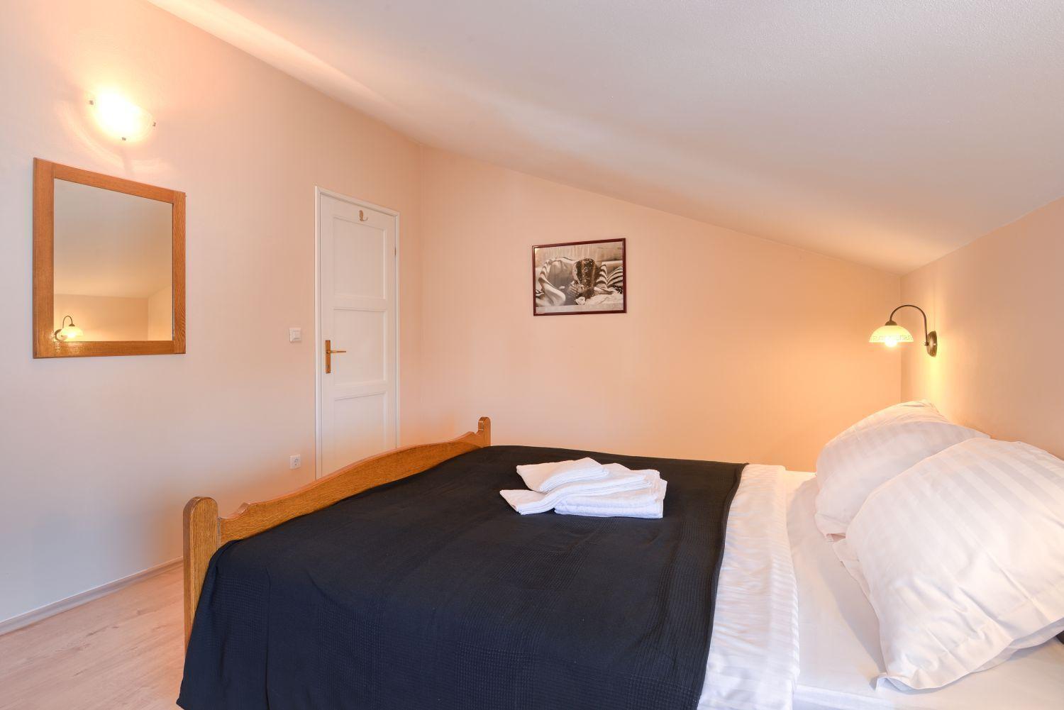 Charmantes Nur 800 Meter Zum Mit Pool, Grillbereich, Waschmaschine Apartment