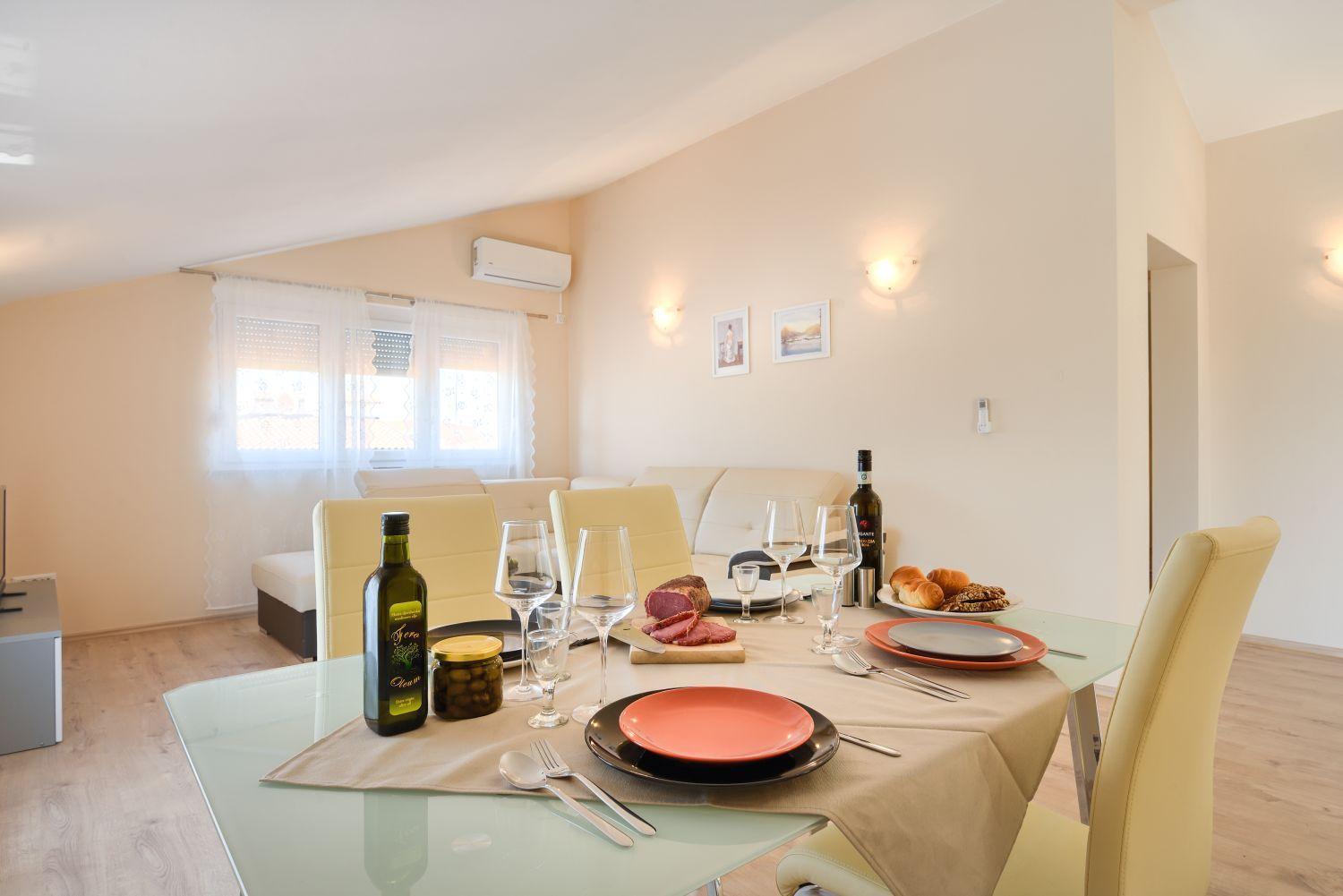Charmantes Nur 800 Meter Zum Mit Pool, Grillbereich, Waschmaschine Apartment Poreč