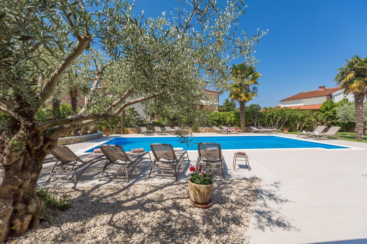 Charmantes Nur 800 Meter Zum Mit Pool, Grillbereich, Waschmaschine * Poreč