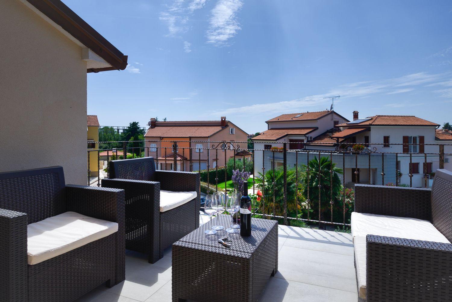 Charmantes Nur 800 Meter Zum Mit Pool, Grillbereich, Waschmaschine Poreč