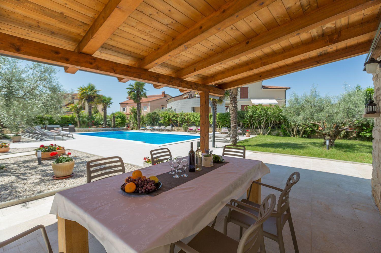 Apartment Charmantes Nur 800 Meter Zum Mit Pool, Grillbereich, Waschmaschine