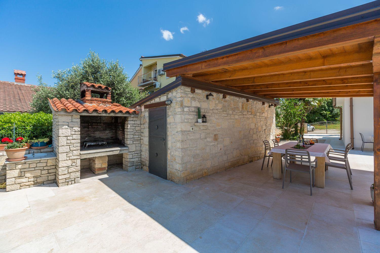 Charmantes Nur 800 Meter Zum Mit Pool, Grillbereich, Waschmaschine Apartment Poreč